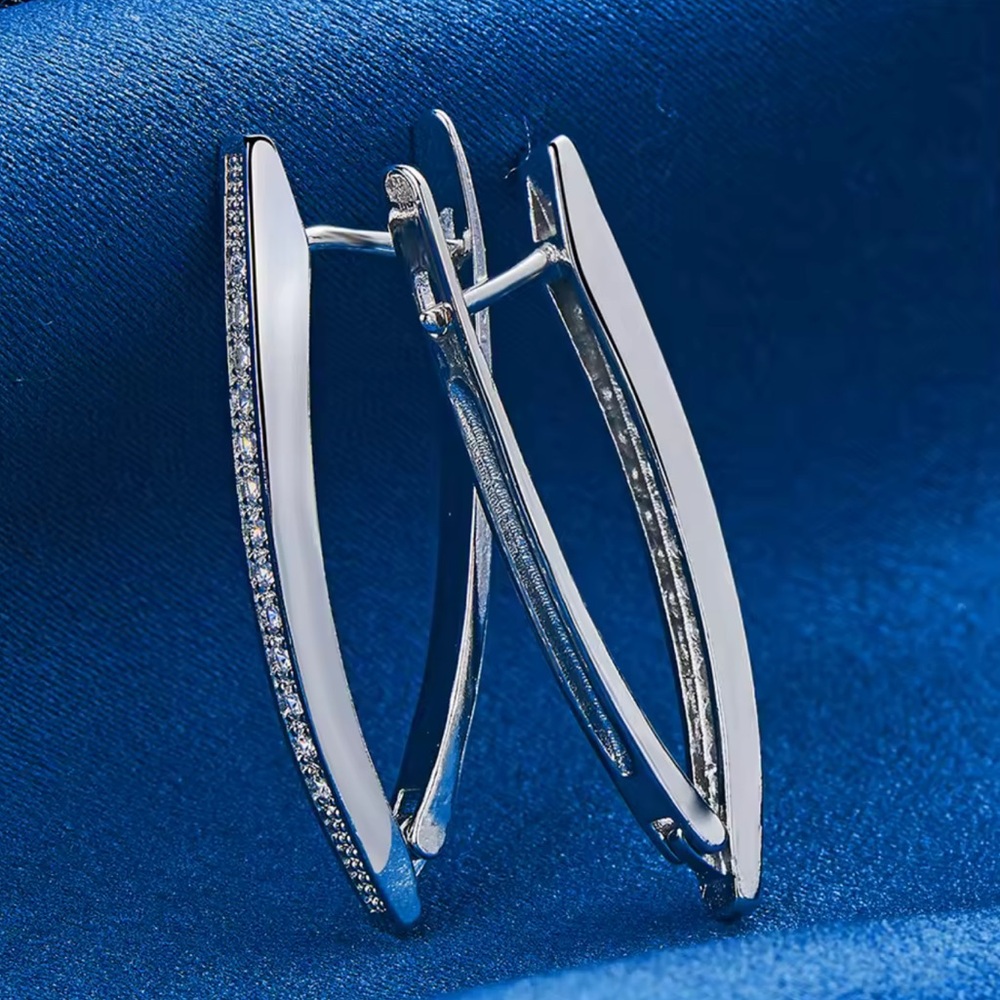 🌟 Earrings - Picture 3 of 8